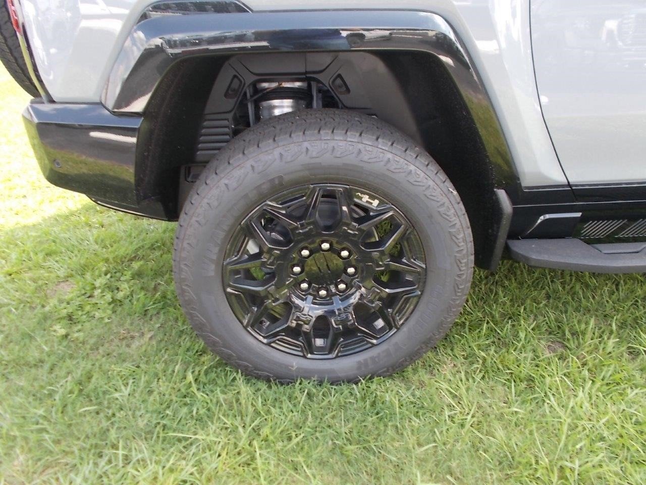 2025 GMC HUMMER EV SUV 2X