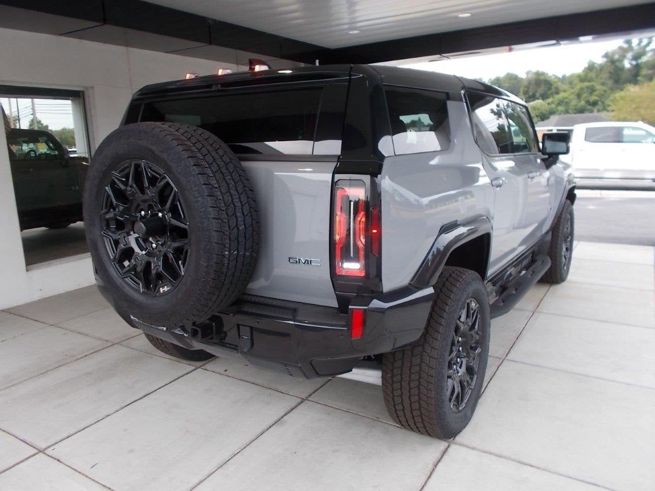 2025 GMC HUMMER EV SUV 2X