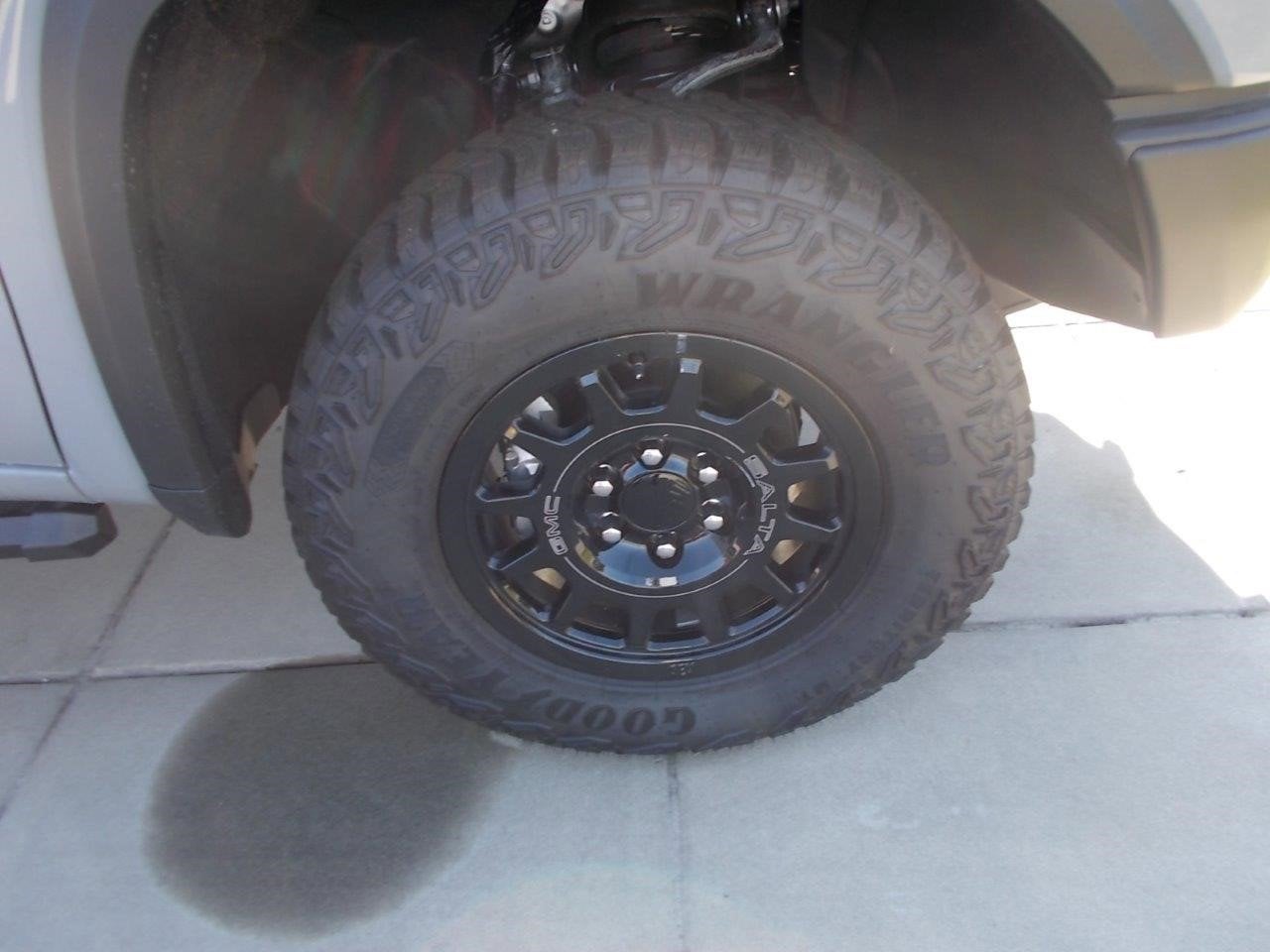 2024 GMC Sierra 1500 AT4X